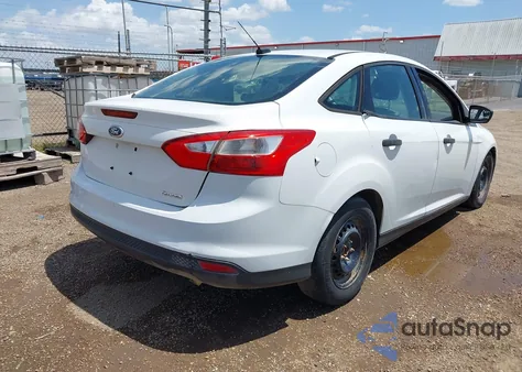 2014 Ford Focus S z USA, uszkodzony, nr VIN 1FADP3E24EL451498
